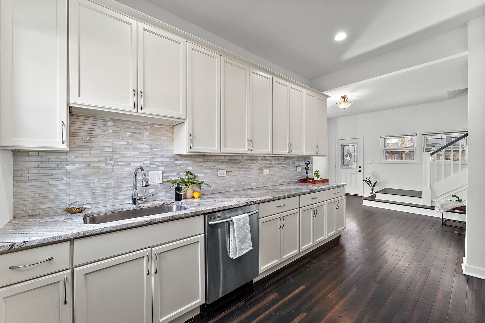 401 S 18th Avenue, Maywood, IL 60153