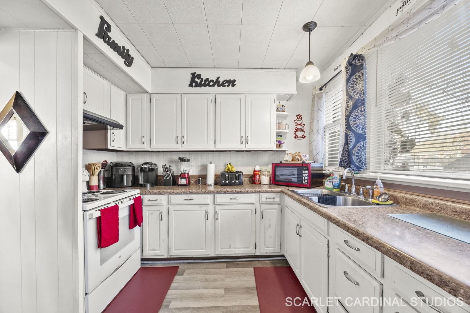 250 N Raynor Avenue, Joliet, IL 60435