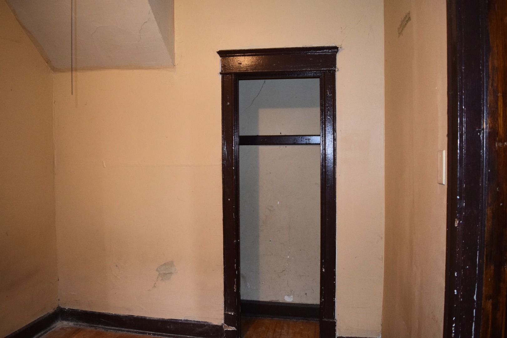 4252 W Gladys Avenue, Chicago, IL 60624