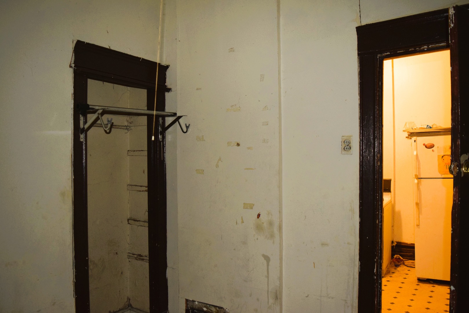 4252 W Gladys Avenue, Chicago, IL 60624