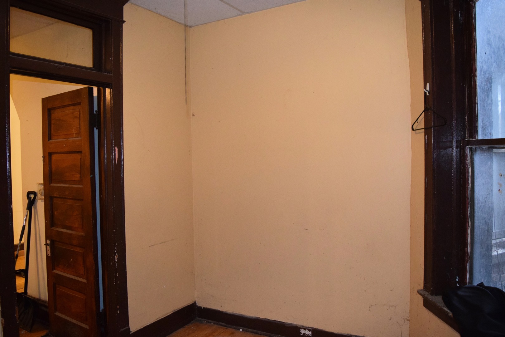 4252 W Gladys Avenue, Chicago, IL 60624