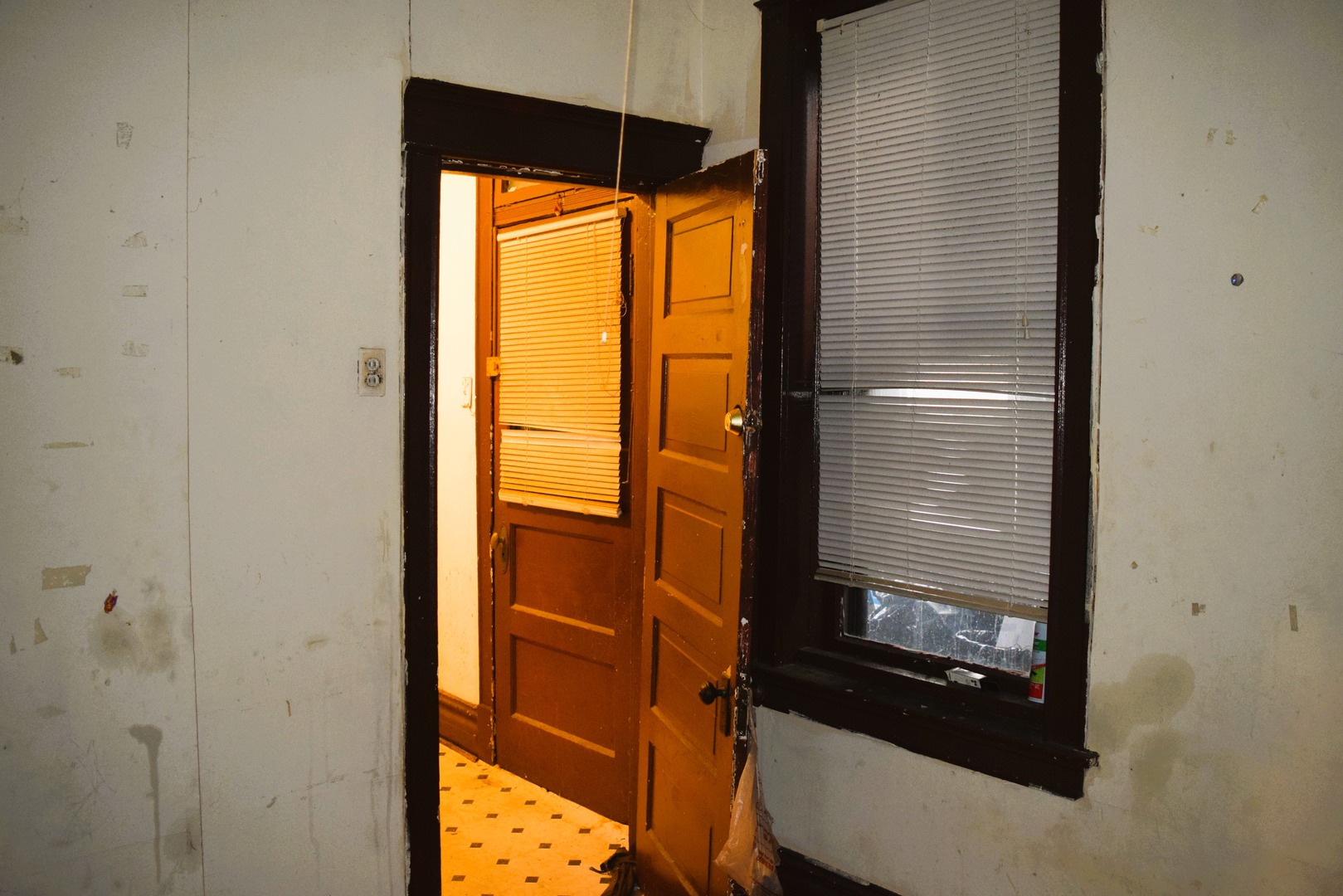 4252 W Gladys Avenue, Chicago, IL 60624