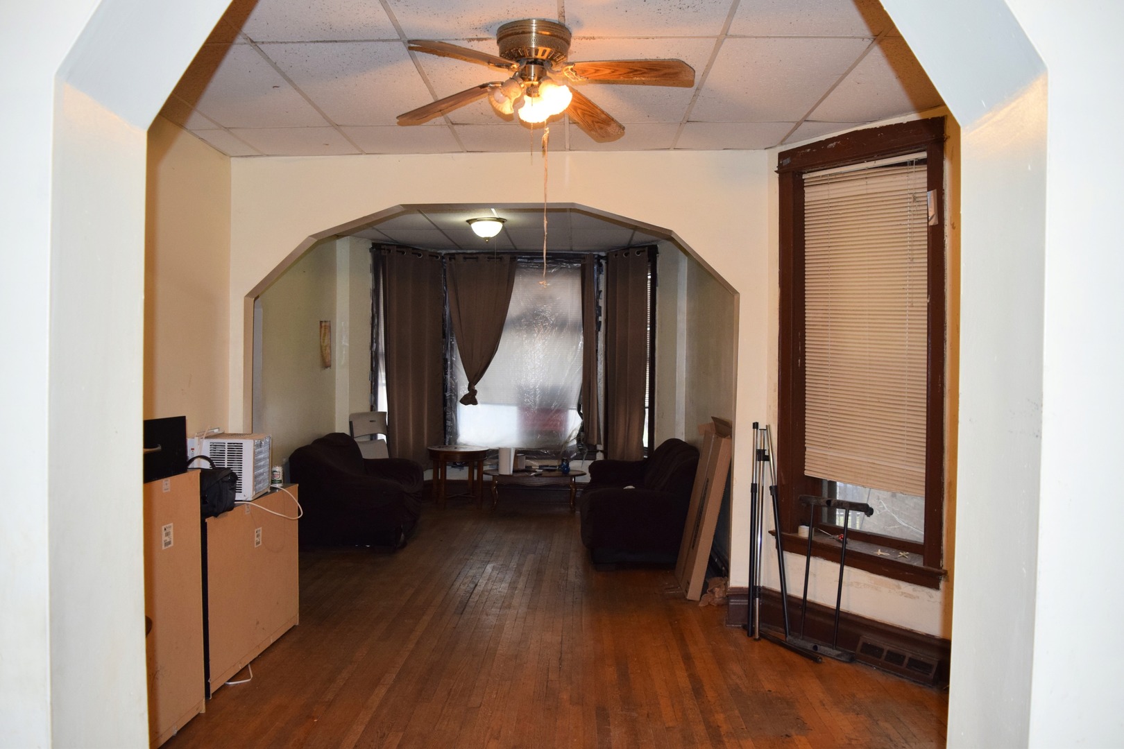 4252 W Gladys Avenue, Chicago, IL 60624