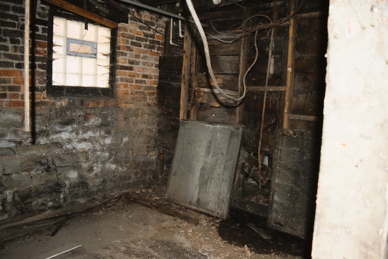 4252 W Gladys Avenue, Chicago, IL 60624