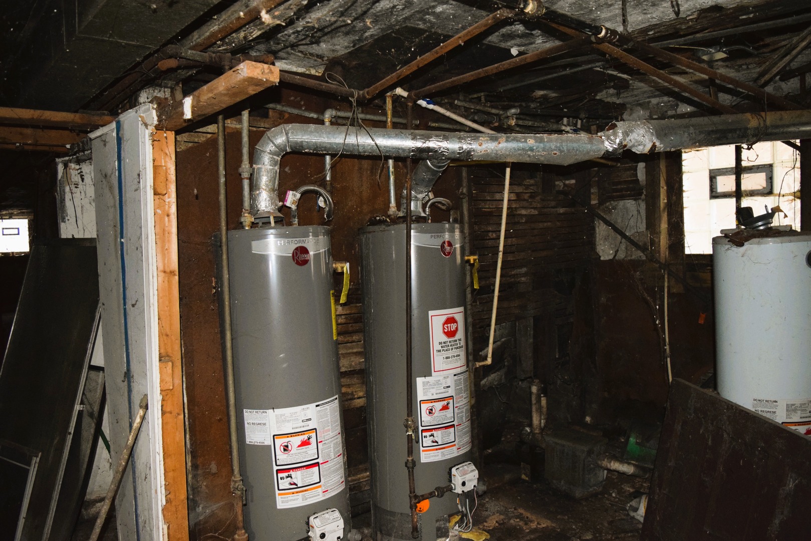 4252 W Gladys Avenue, Chicago, IL 60624