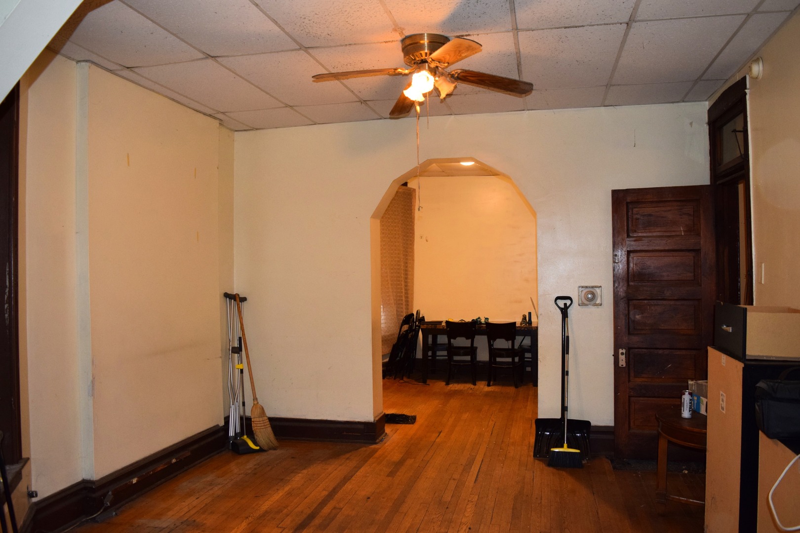 4252 W Gladys Avenue, Chicago, IL 60624