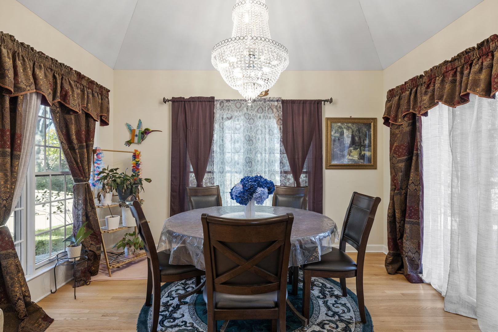 725 Heath Court, Westmont, IL 60559