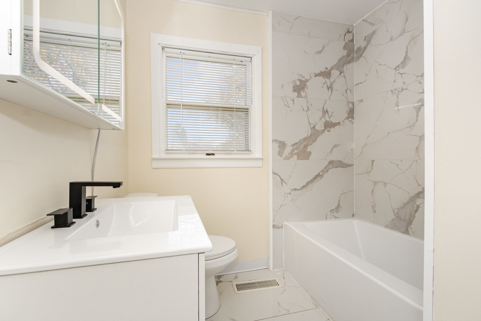 116 S Hammes Avenue, Joliet, IL 60436