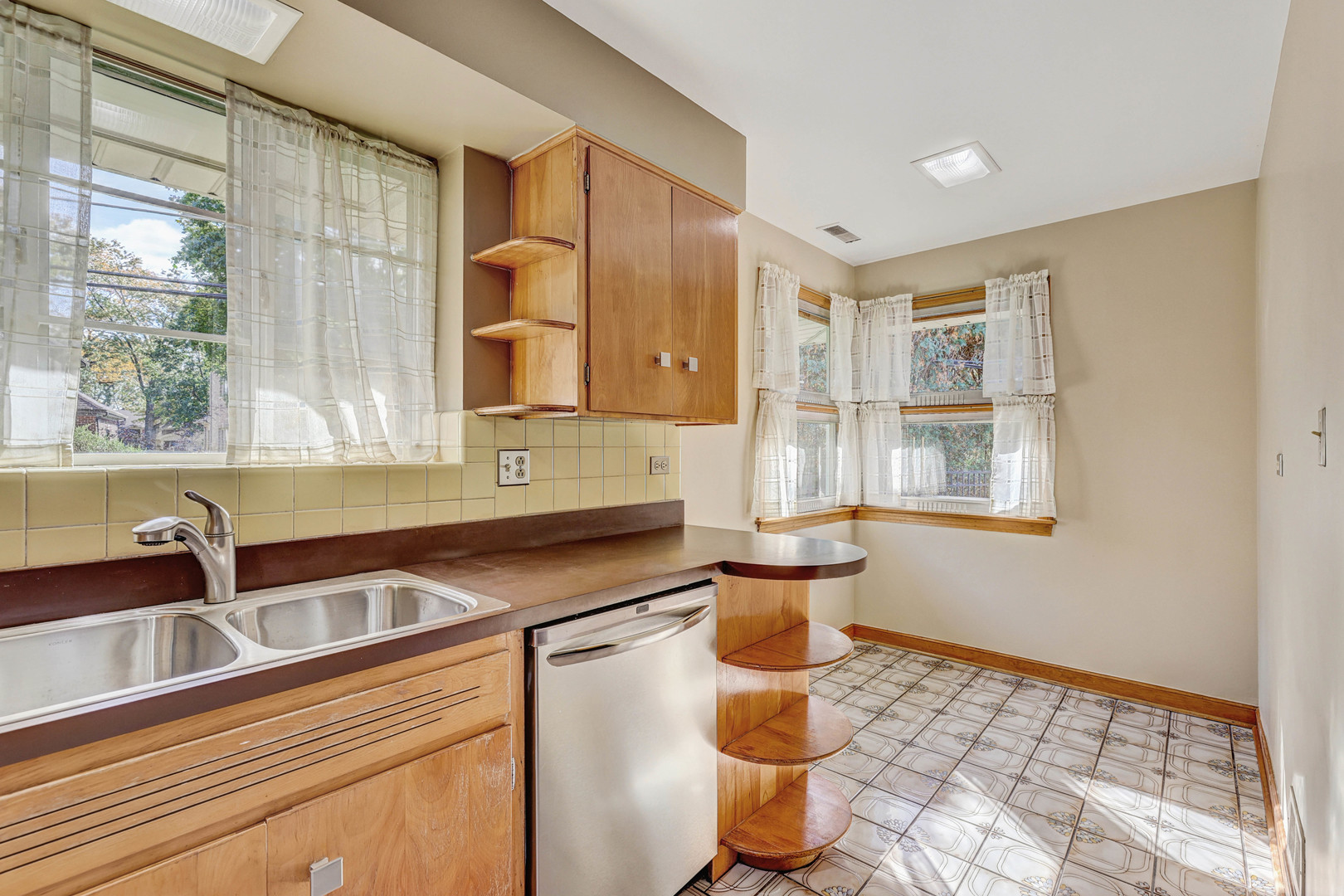 1401 Park Ridge Boulevard, Park Ridge, IL 60068