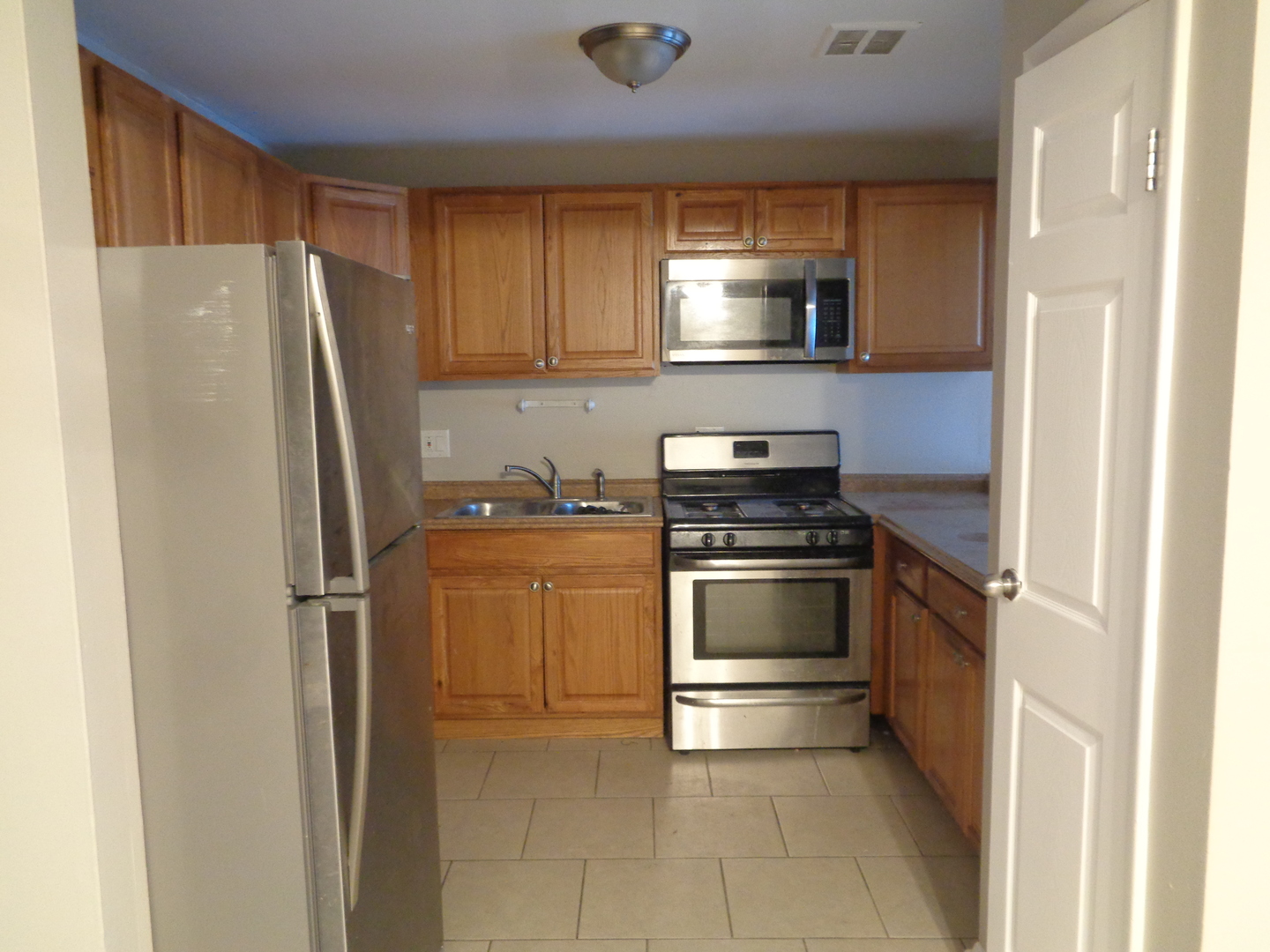 16W585 S Mockingbird Lane #207, Willowbrook, IL 60527