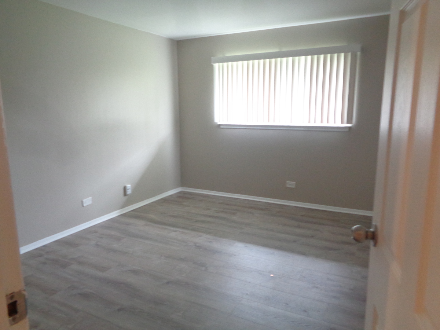 16W585 S Mockingbird Lane #207, Willowbrook, IL 60527