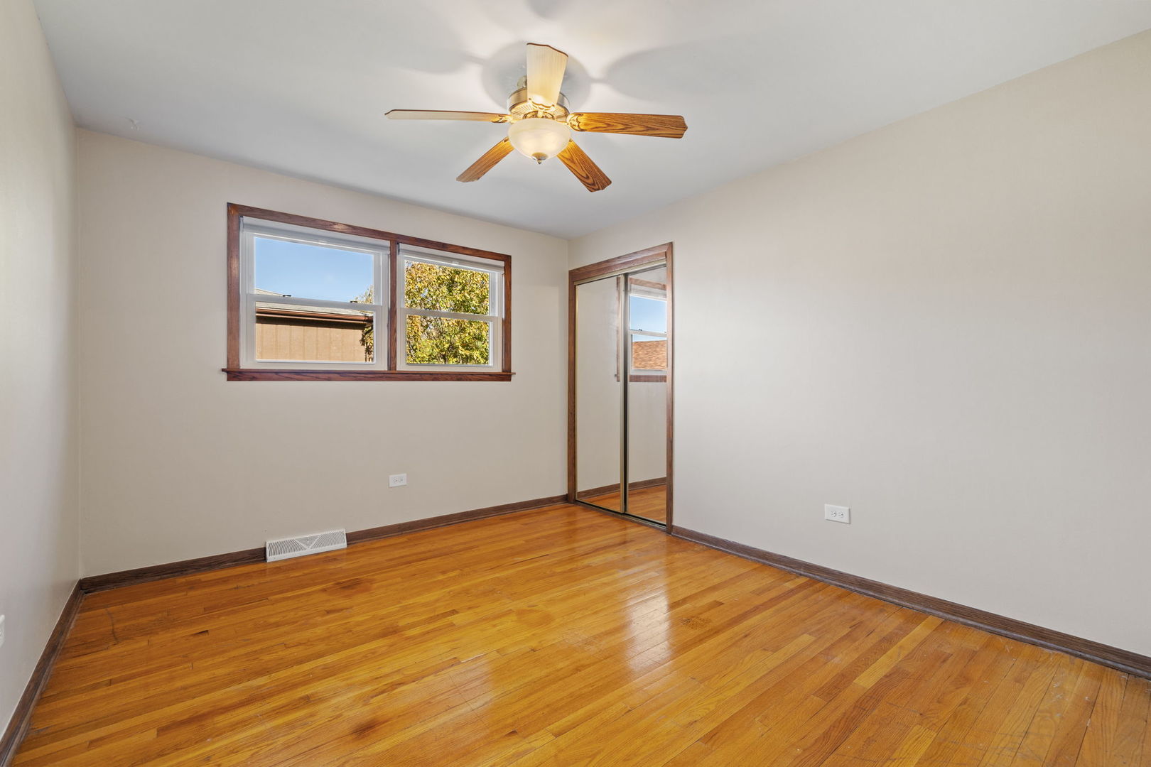 8519 Lorel Avenue, Burbank, IL 60459