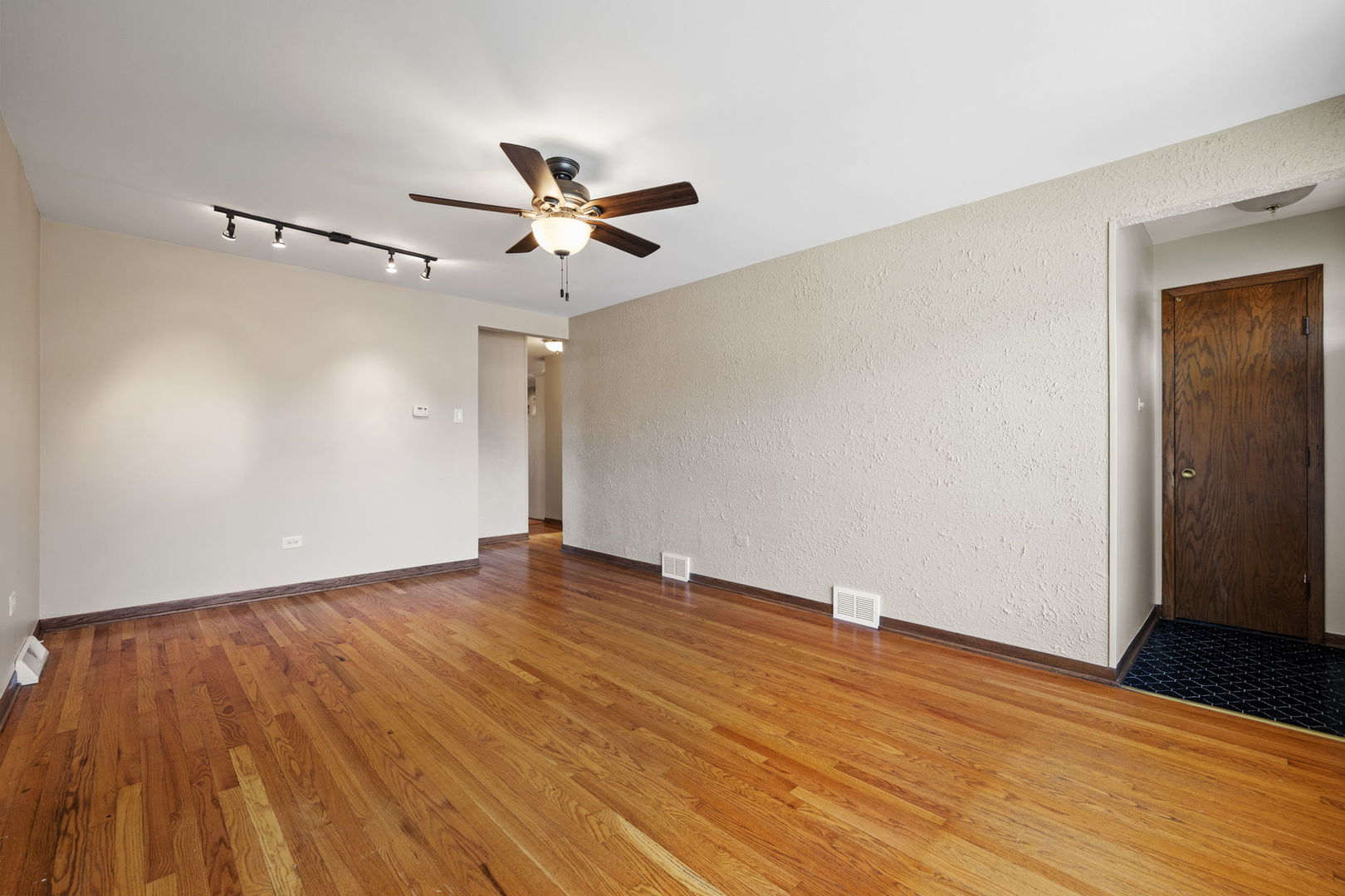 8519 Lorel Avenue, Burbank, IL 60459