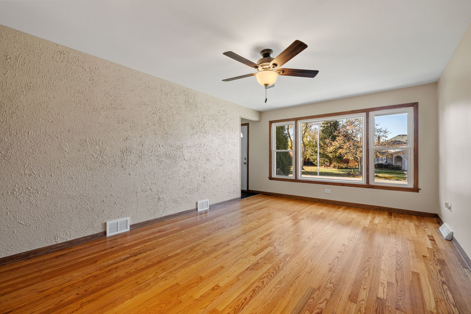 8519 Lorel Avenue, Burbank, IL 60459