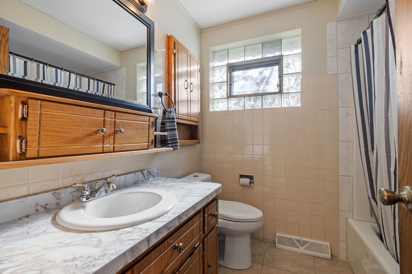 8519 Lorel Avenue, Burbank, IL 60459