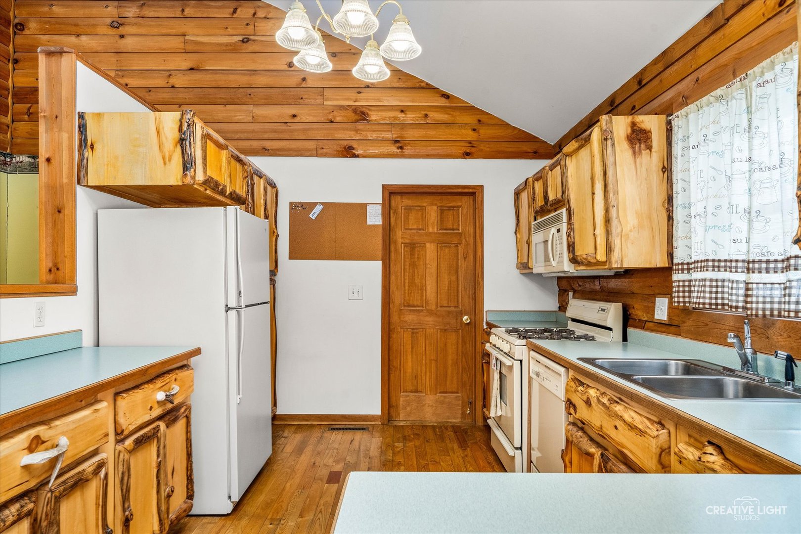 122 Belle Rive Drive, Millington, IL 60537