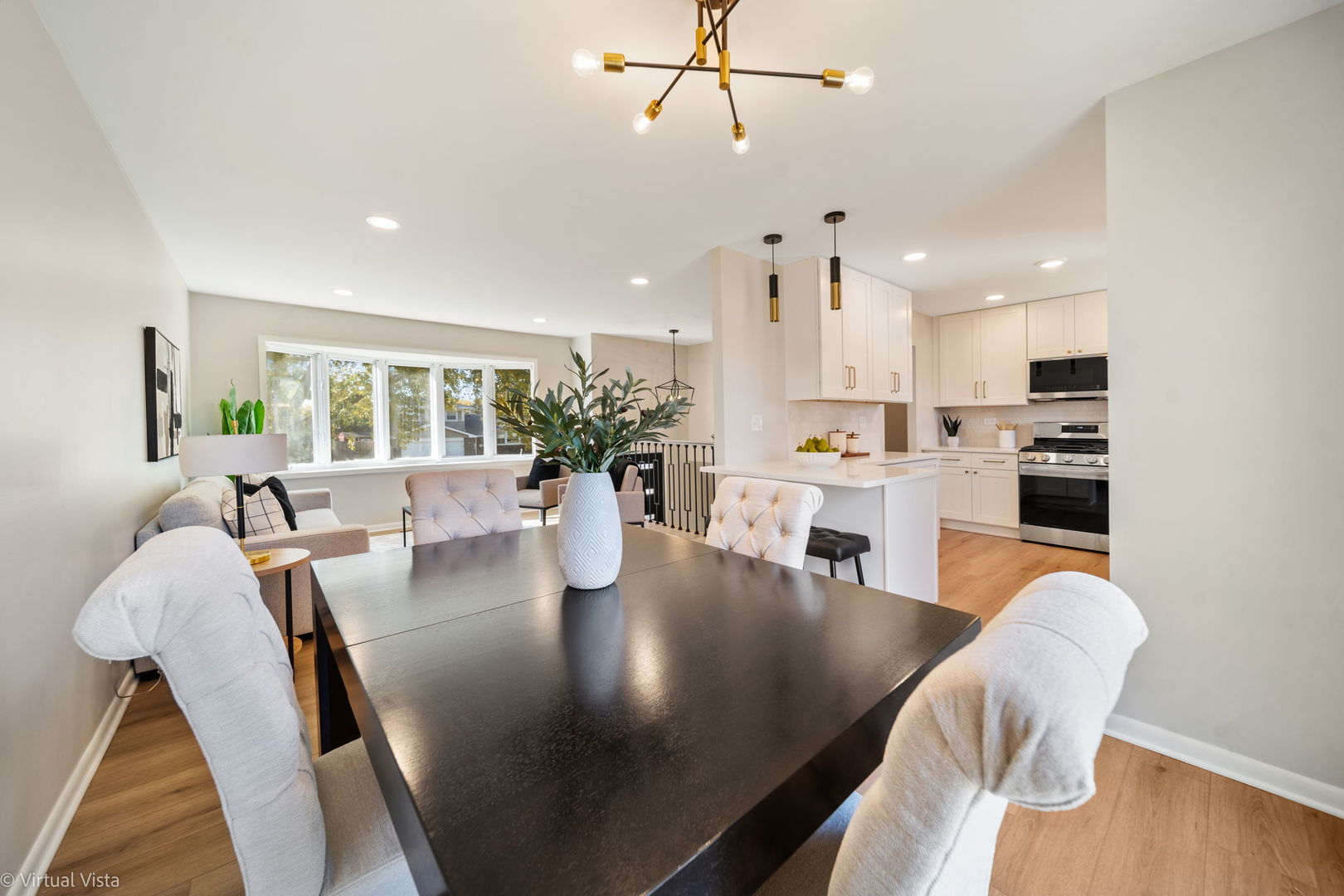 7209 Hawthorne Avenue, Woodridge, IL 60517