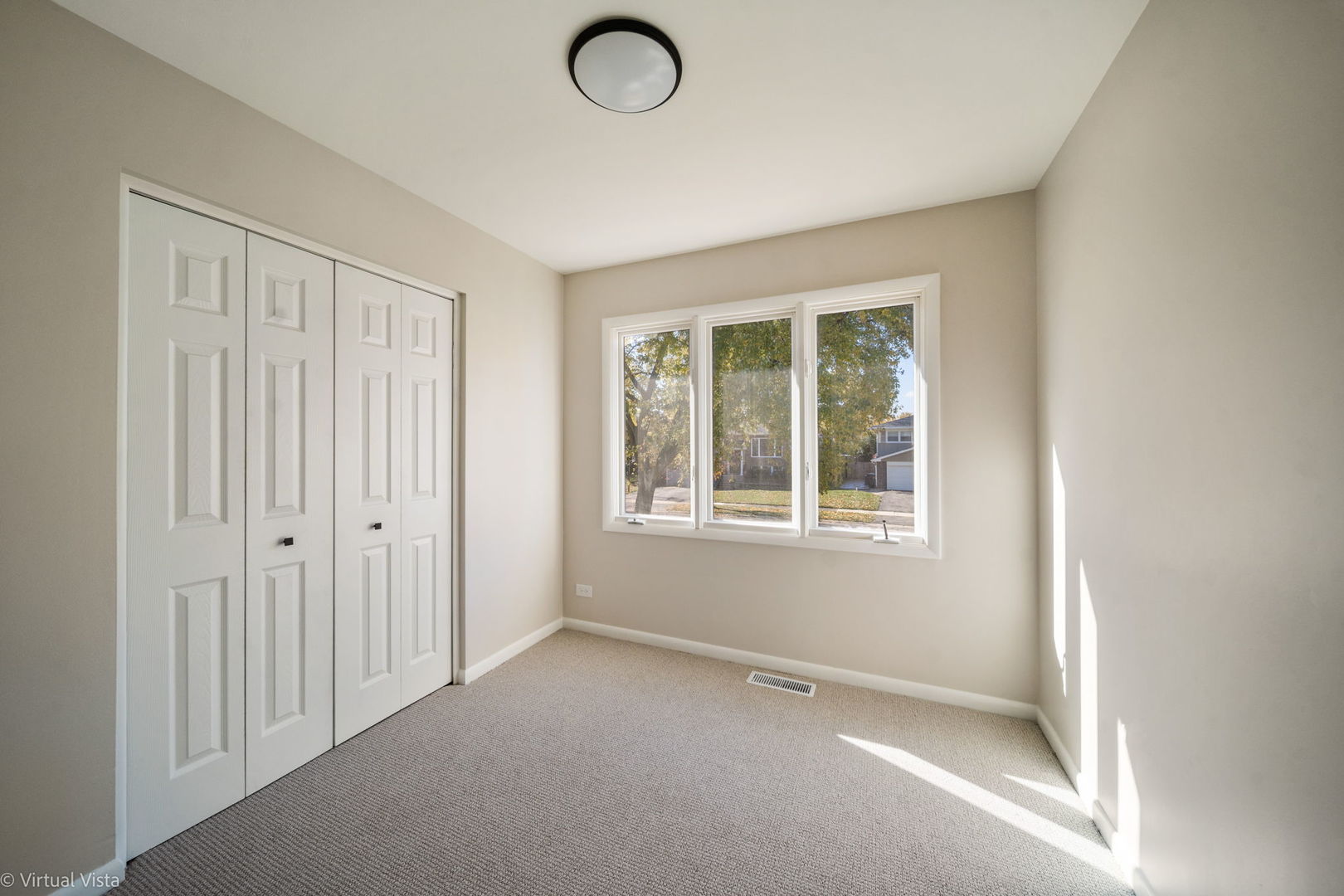 7209 Hawthorne Avenue, Woodridge, IL 60517