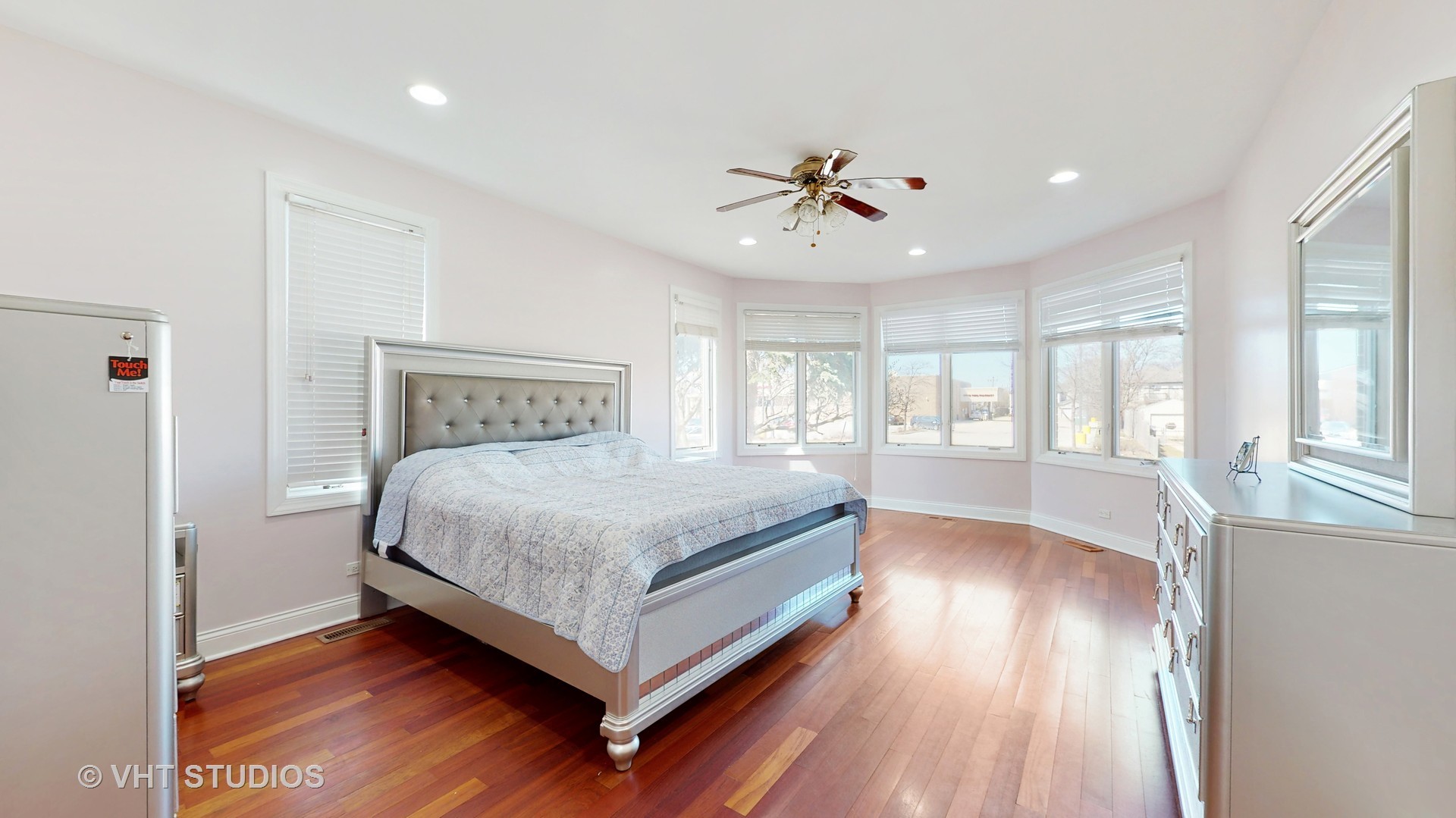 6909 Beckwith Road, Morton Grove, IL 60053