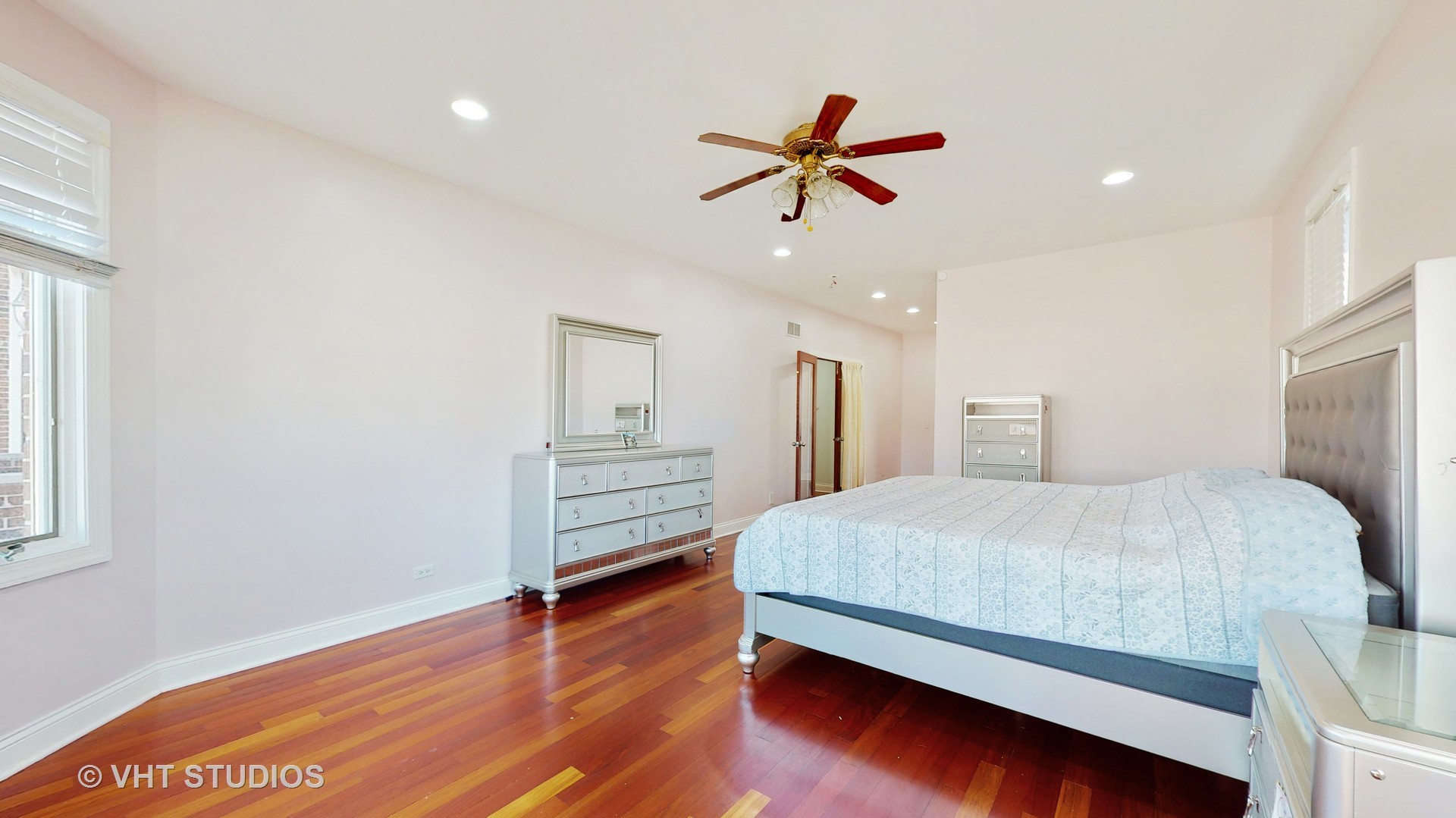 6909 Beckwith Road, Morton Grove, IL 60053