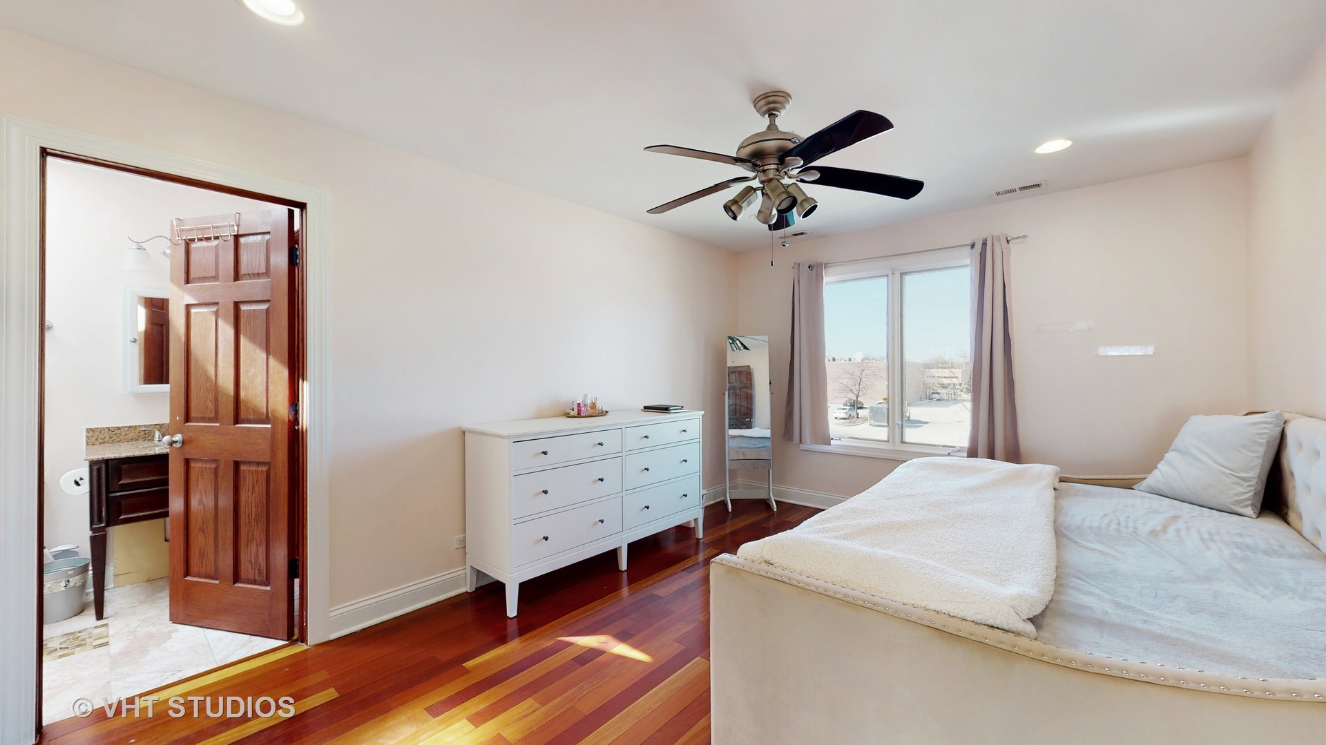 6909 Beckwith Road, Morton Grove, IL 60053