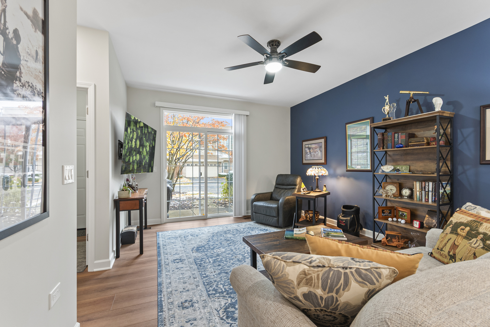 631 Belmont Lane, Carol Stream, IL 60188