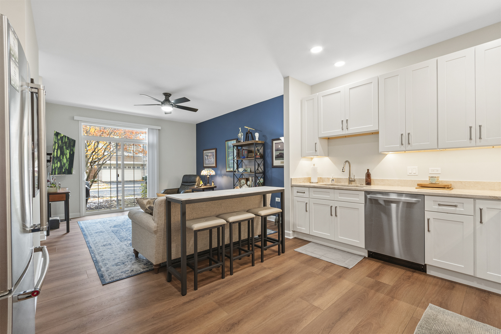 631 Belmont Lane, Carol Stream, IL 60188