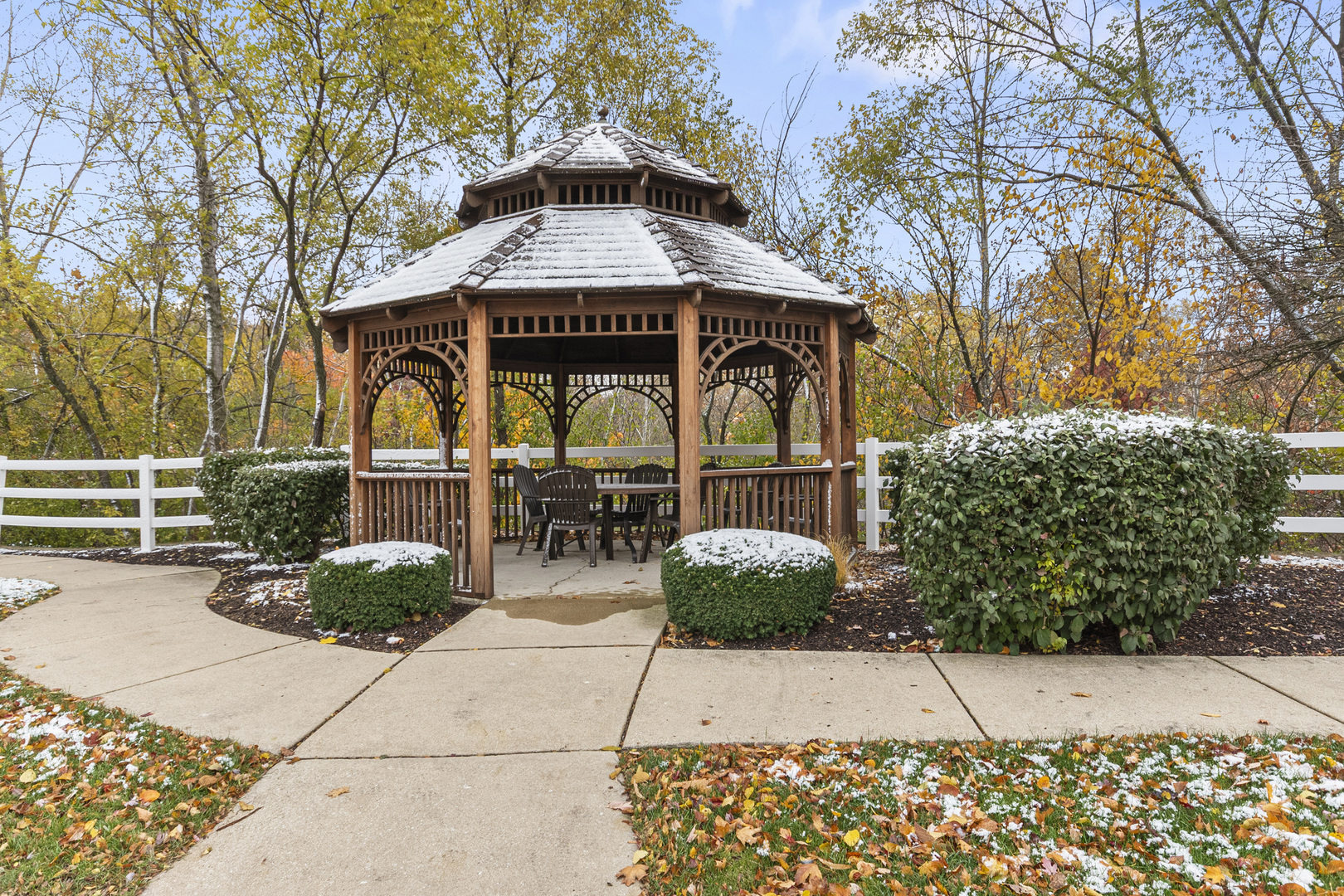 631 Belmont Lane, Carol Stream, IL 60188