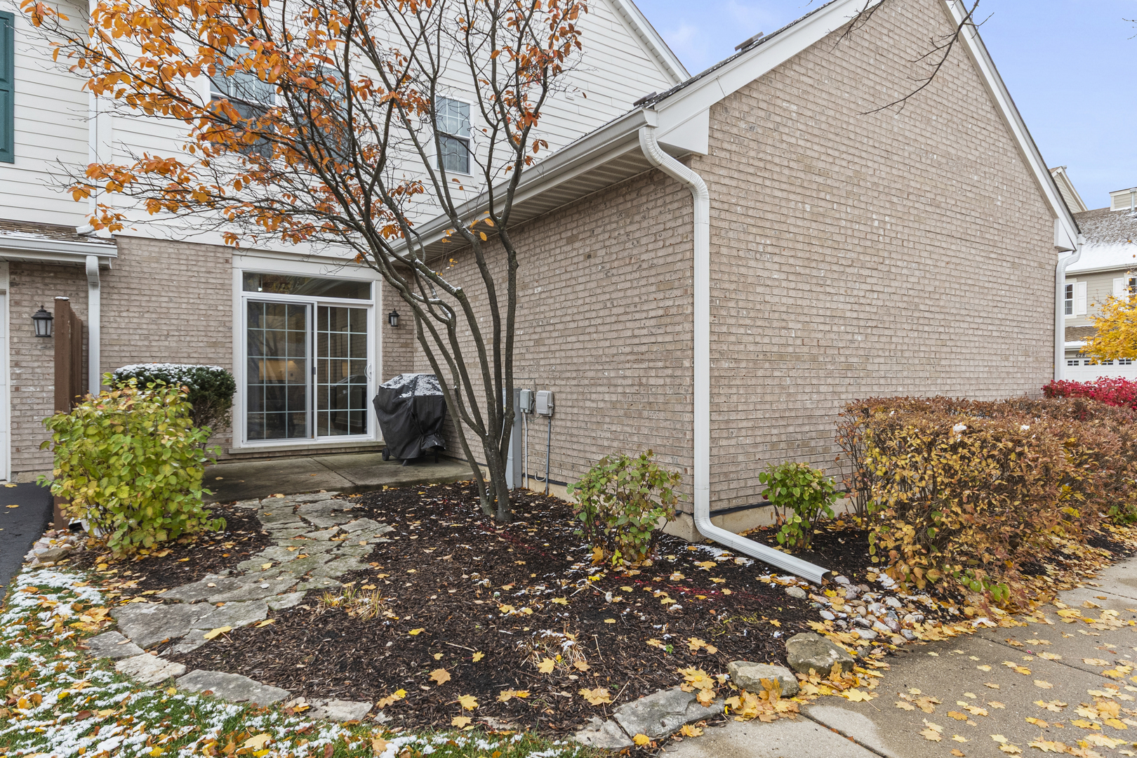 631 Belmont Lane, Carol Stream, IL 60188