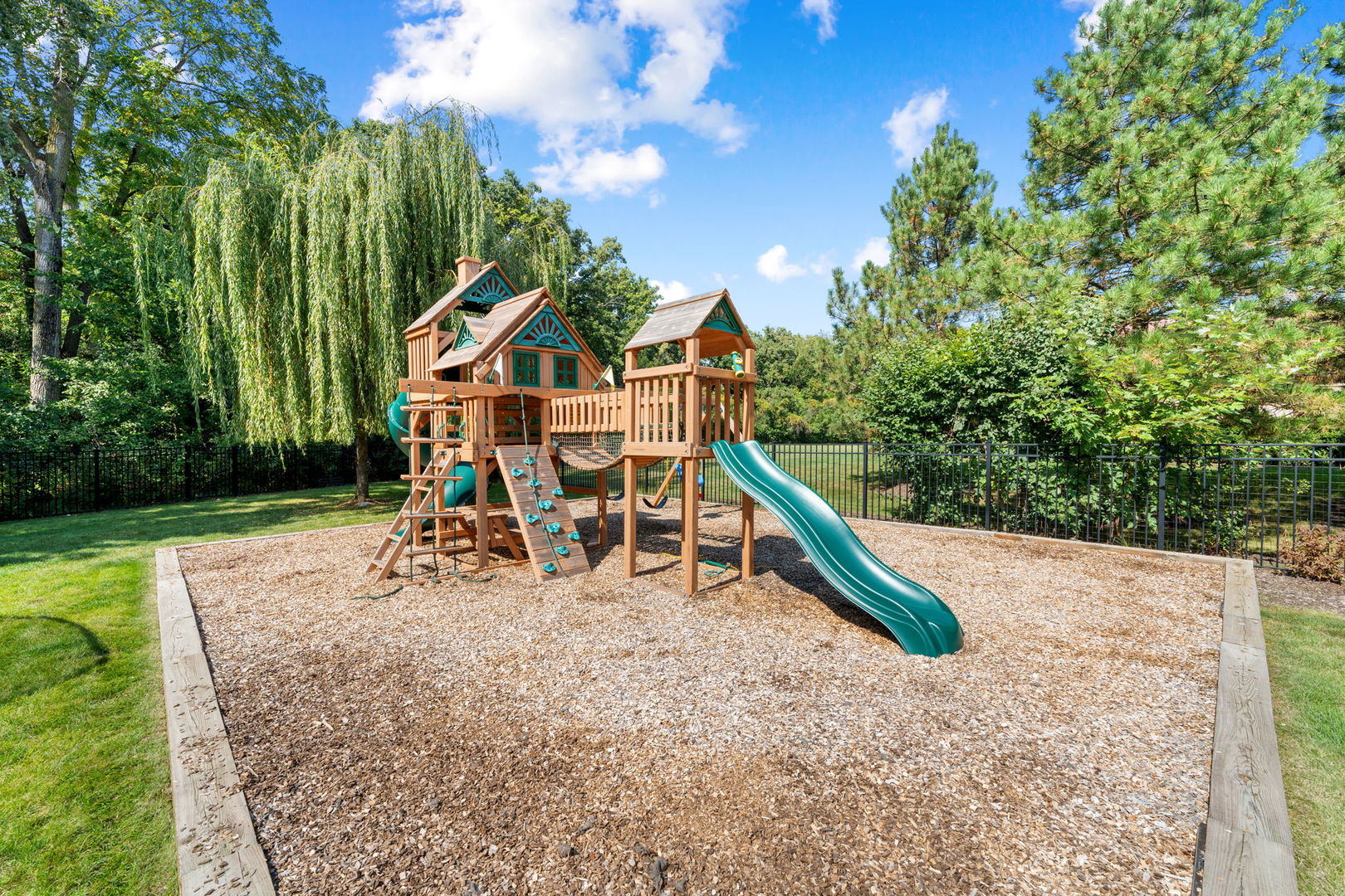 950 Gage Lane, Lake Forest, IL 60045