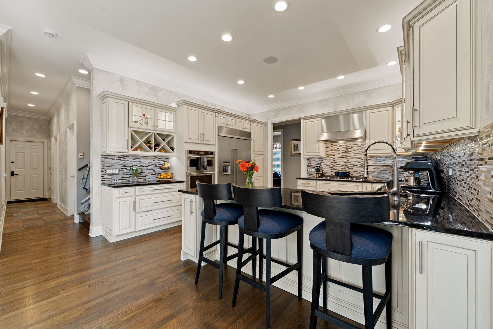 950 Gage Lane, Lake Forest, IL 60045