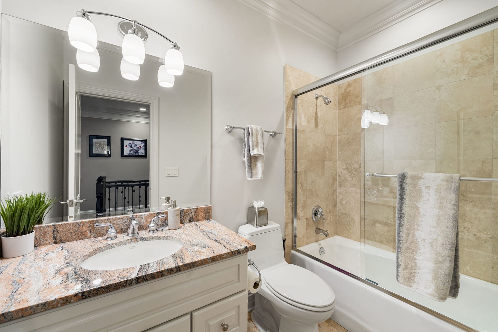 950 Gage Lane, Lake Forest, IL 60045