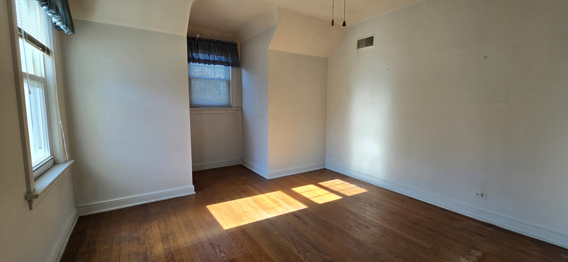 8341 N Osceola Avenue, Niles, IL 60714