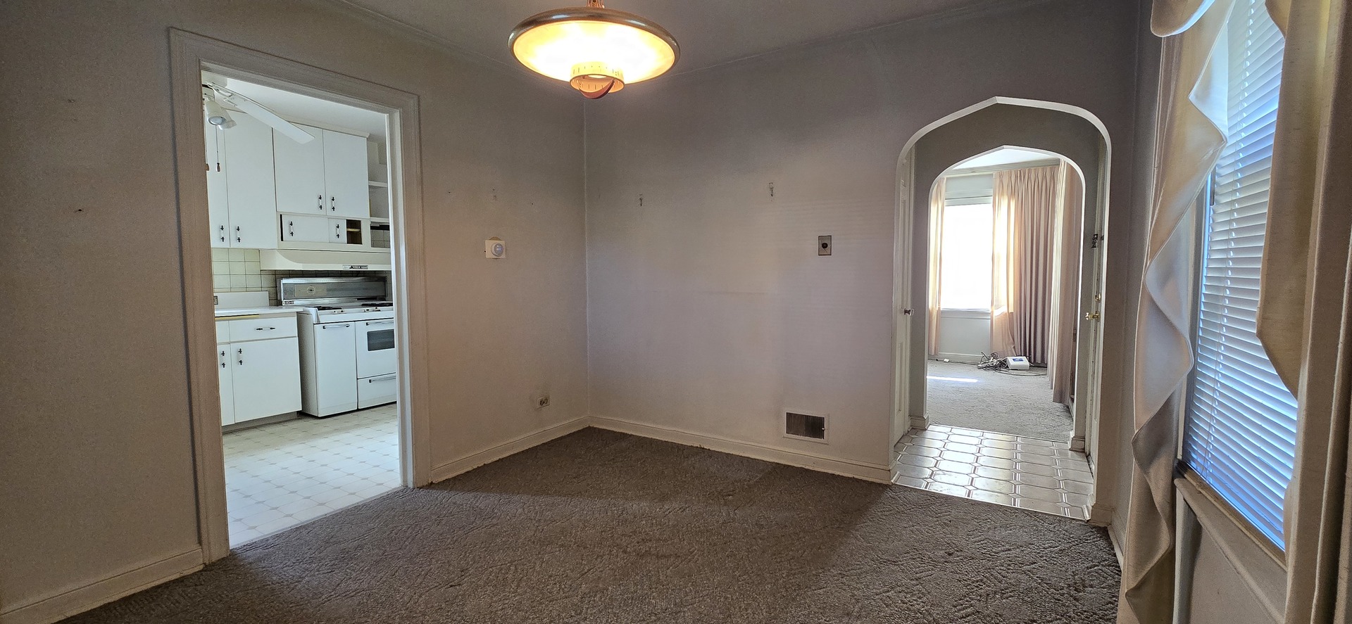 8341 N Osceola Avenue, Niles, IL 60714