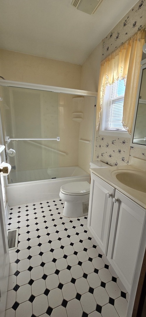 8341 N Osceola Avenue, Niles, IL 60714