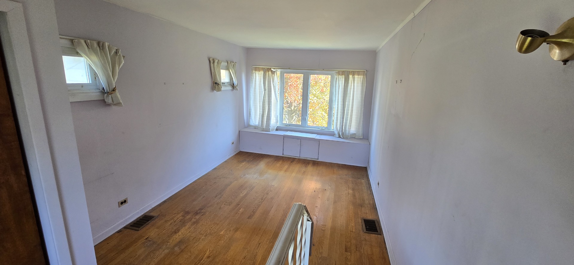 8341 N Osceola Avenue, Niles, IL 60714