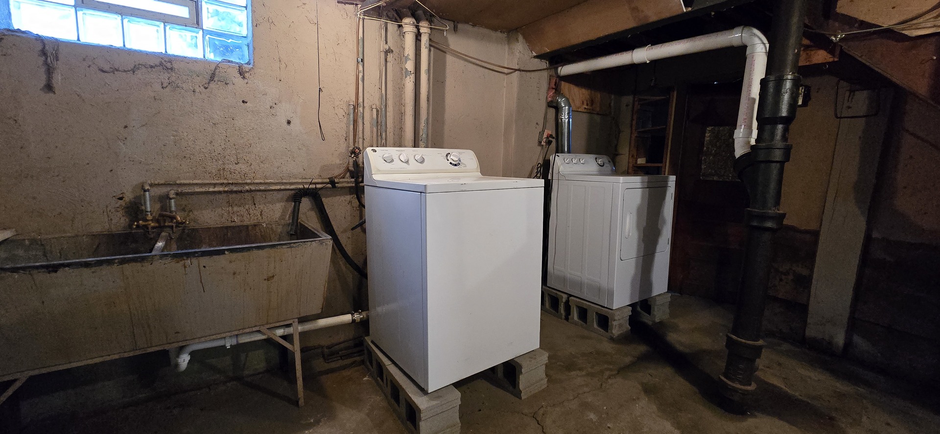 8341 N Osceola Avenue, Niles, IL 60714