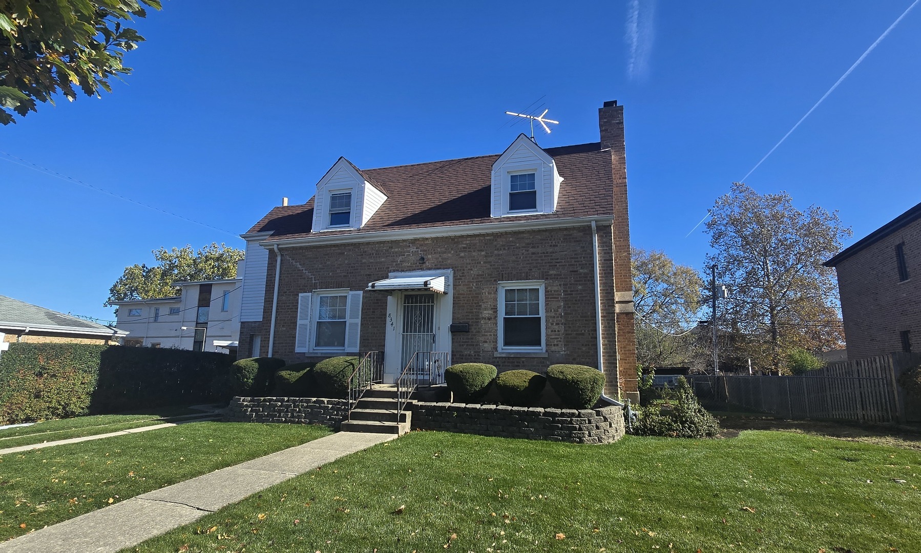 8341 N Osceola Avenue, Niles, IL 60714