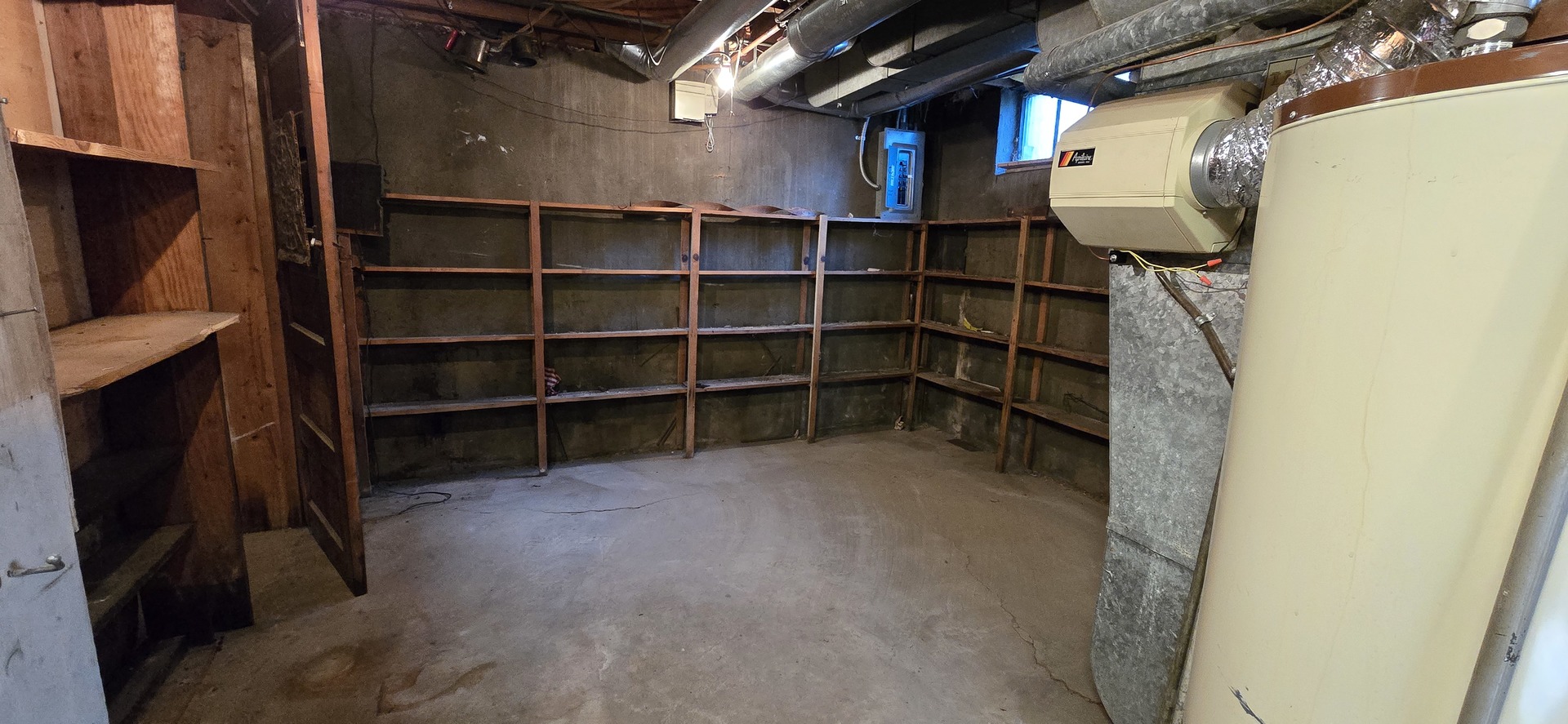 8341 N Osceola Avenue, Niles, IL 60714