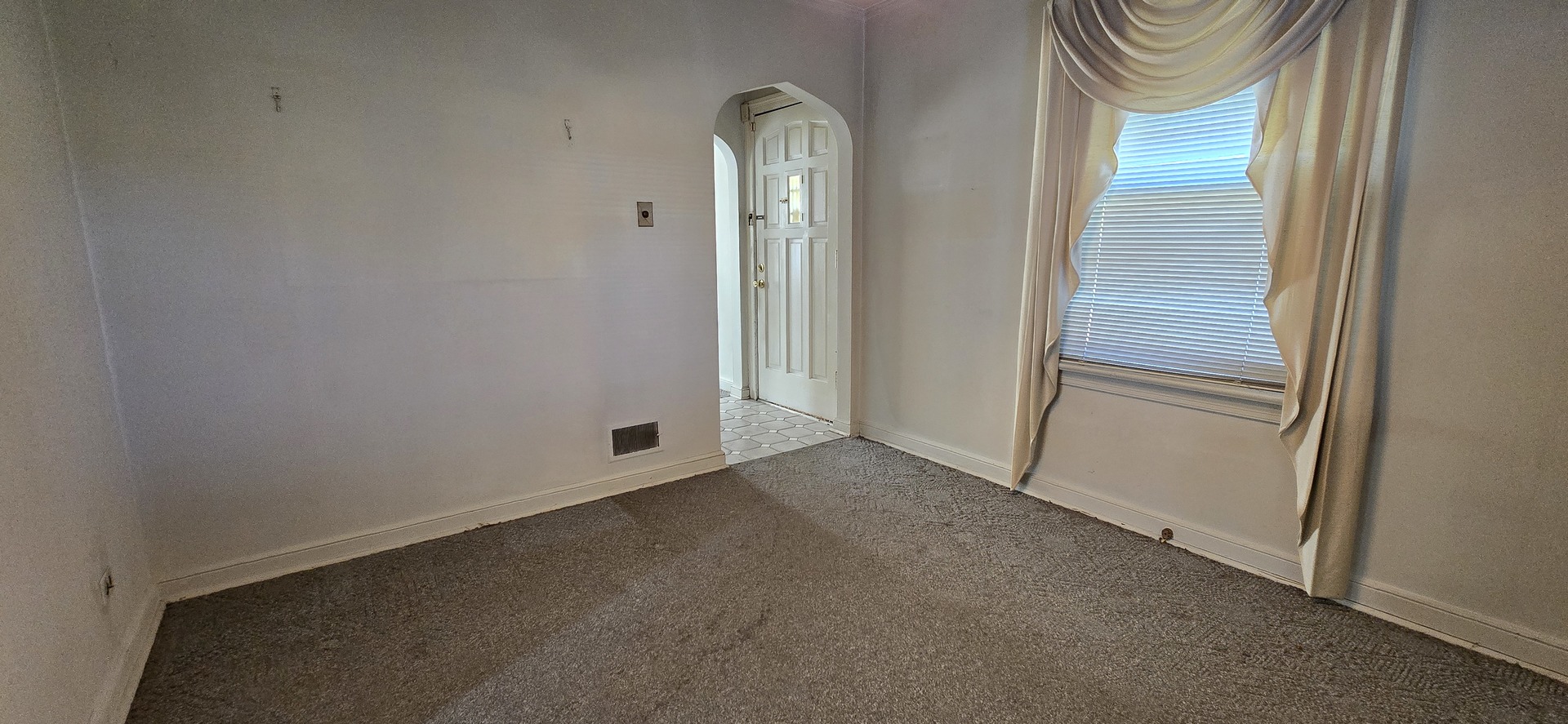 8341 N Osceola Avenue, Niles, IL 60714