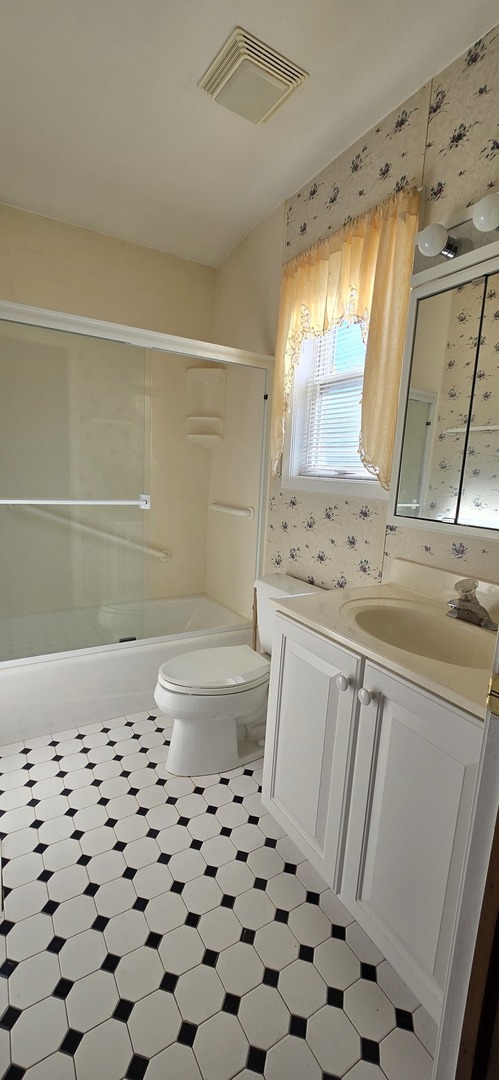 8341 N Osceola Avenue, Niles, IL 60714