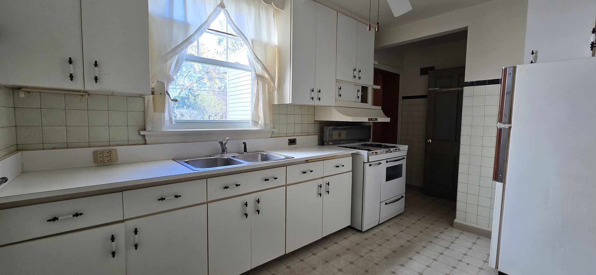 8341 N Osceola Avenue, Niles, IL 60714