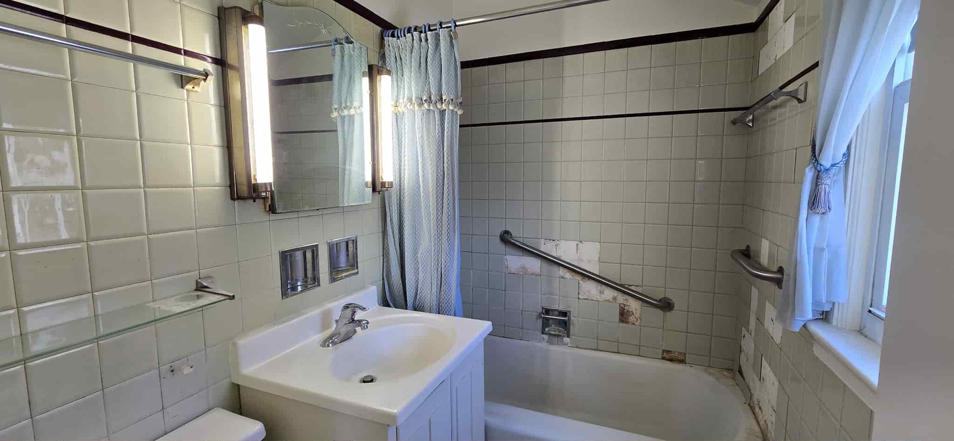 8341 N Osceola Avenue, Niles, IL 60714