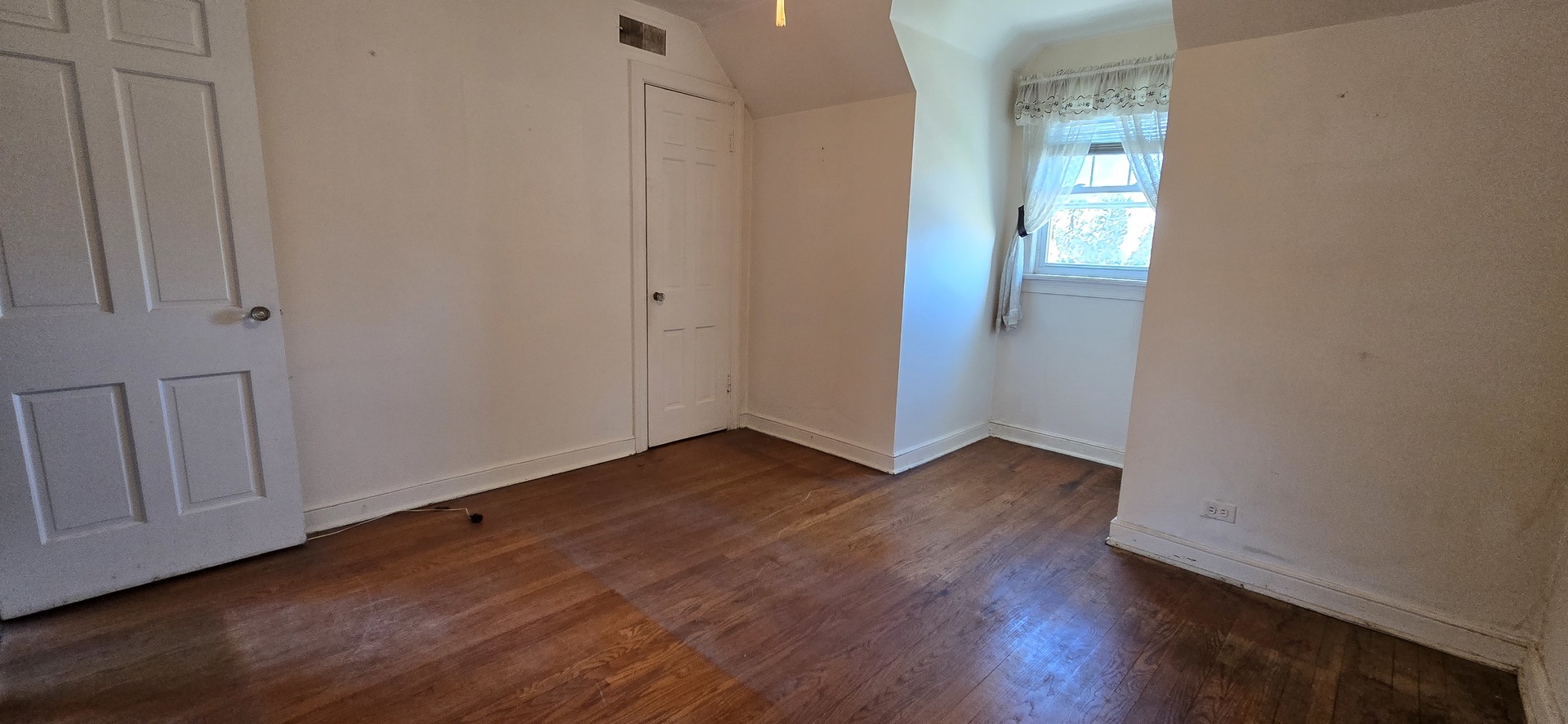 8341 N Osceola Avenue, Niles, IL 60714