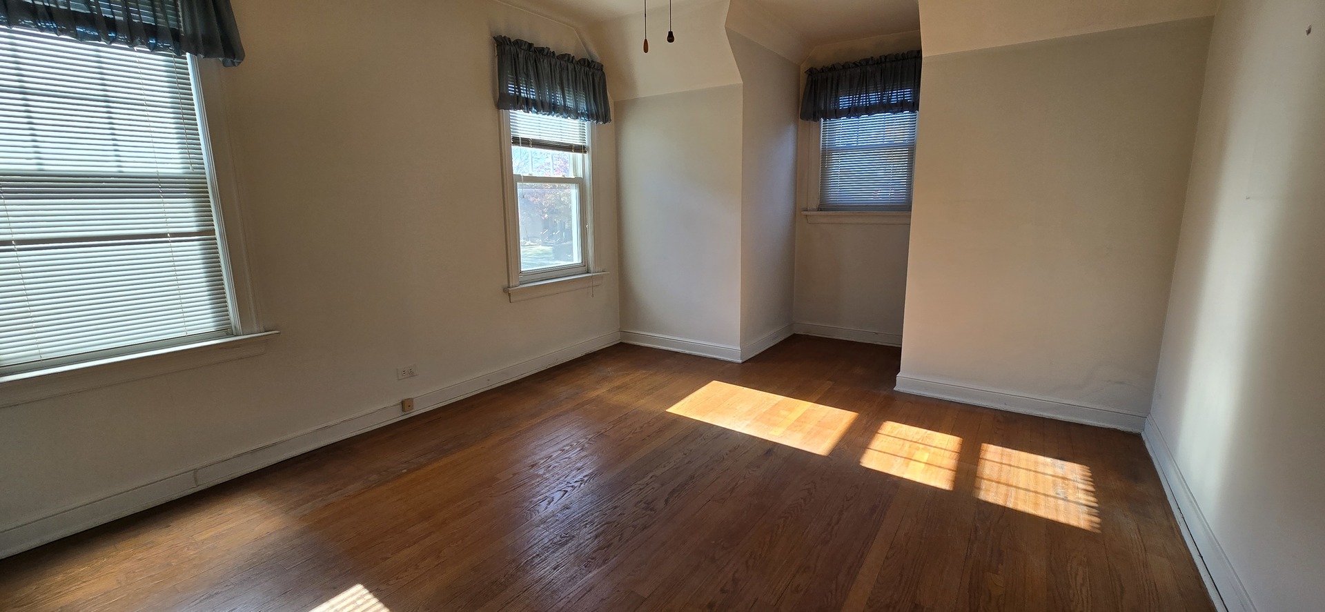 8341 N Osceola Avenue, Niles, IL 60714