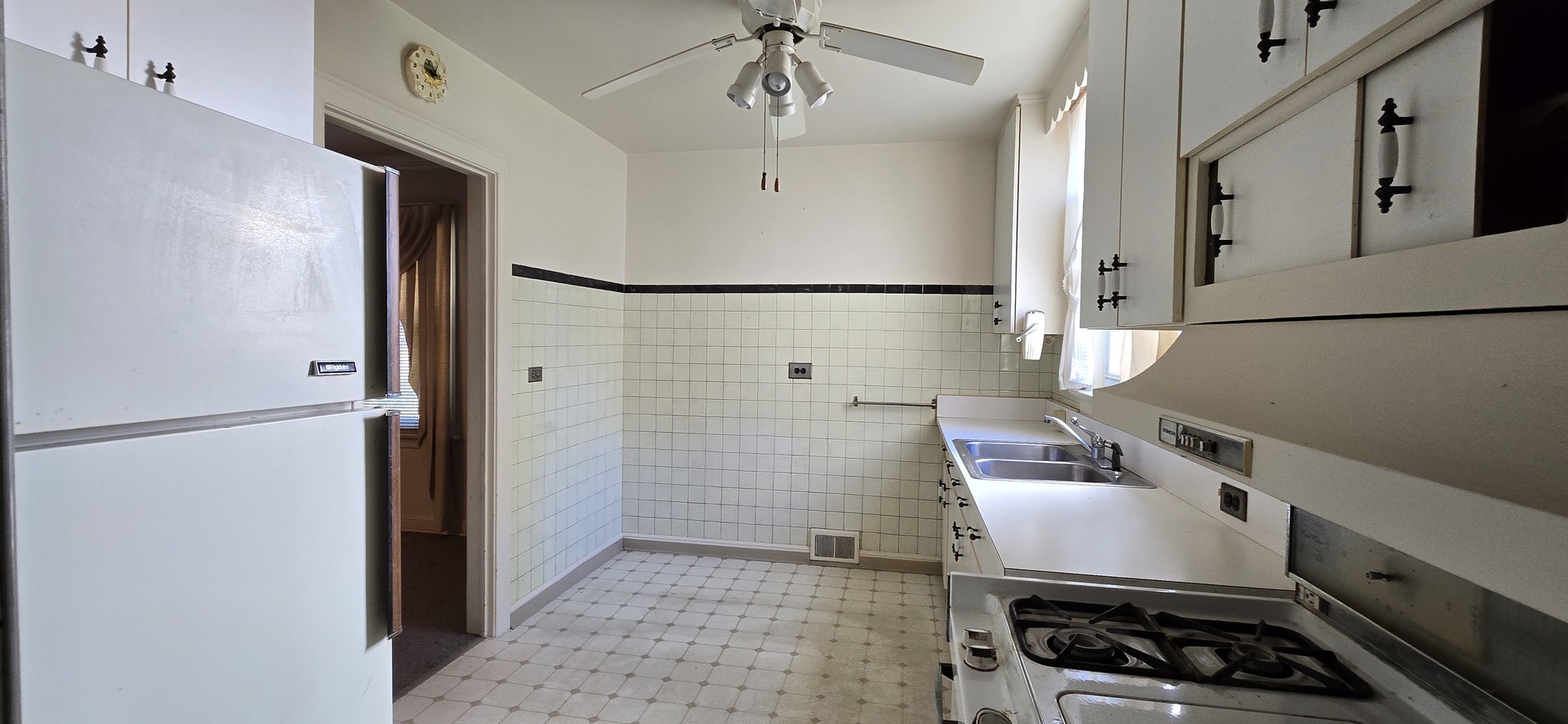 8341 N Osceola Avenue, Niles, IL 60714