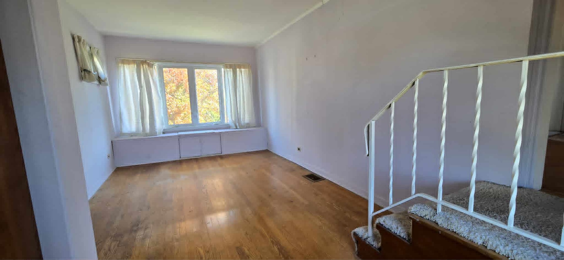 8341 N Osceola Avenue, Niles, IL 60714