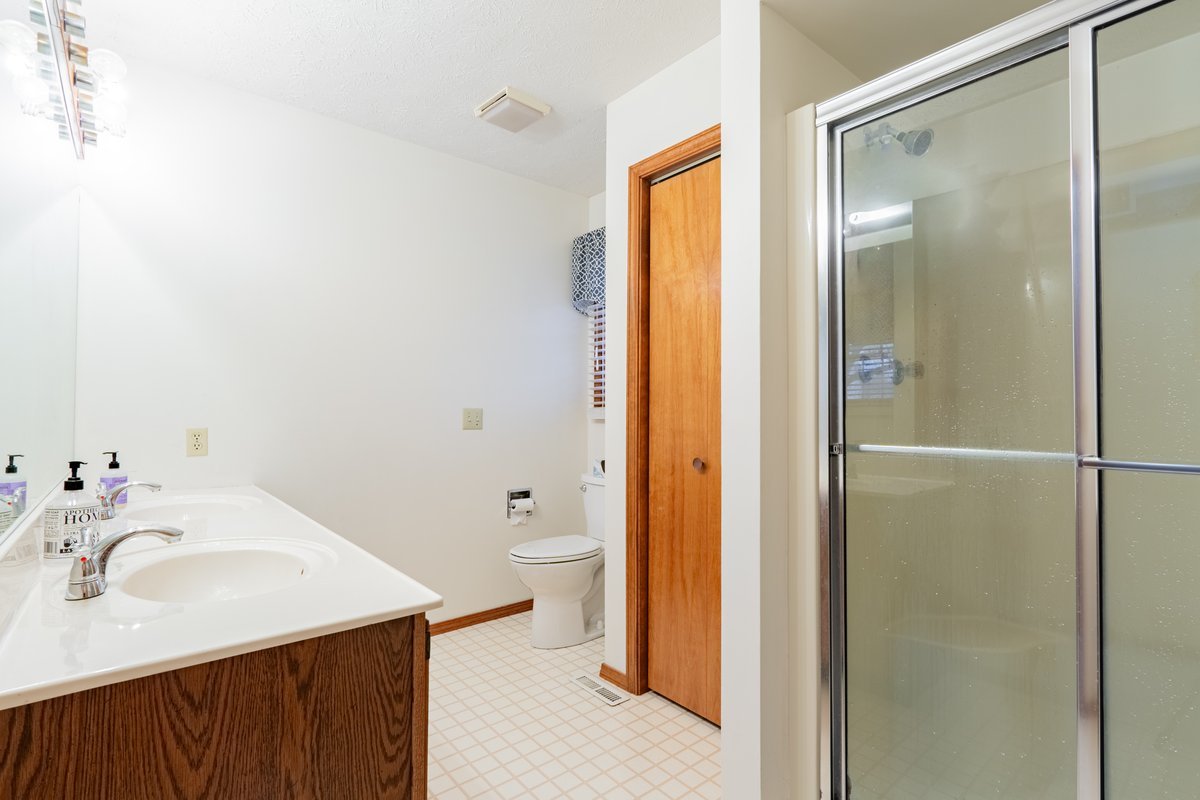 3 Harvest Court, Bloomington, IL 61704