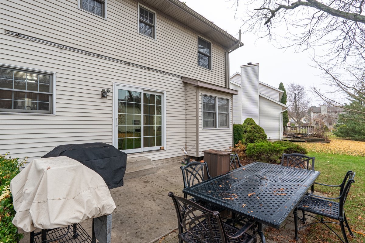 3 Harvest Court, Bloomington, IL 61704