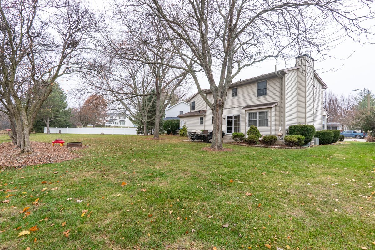 3 Harvest Court, Bloomington, IL 61704